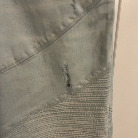 True Religion Moto Rocco Jean men's 30W zippered back pockets, distressed light - Picture 11 of 16